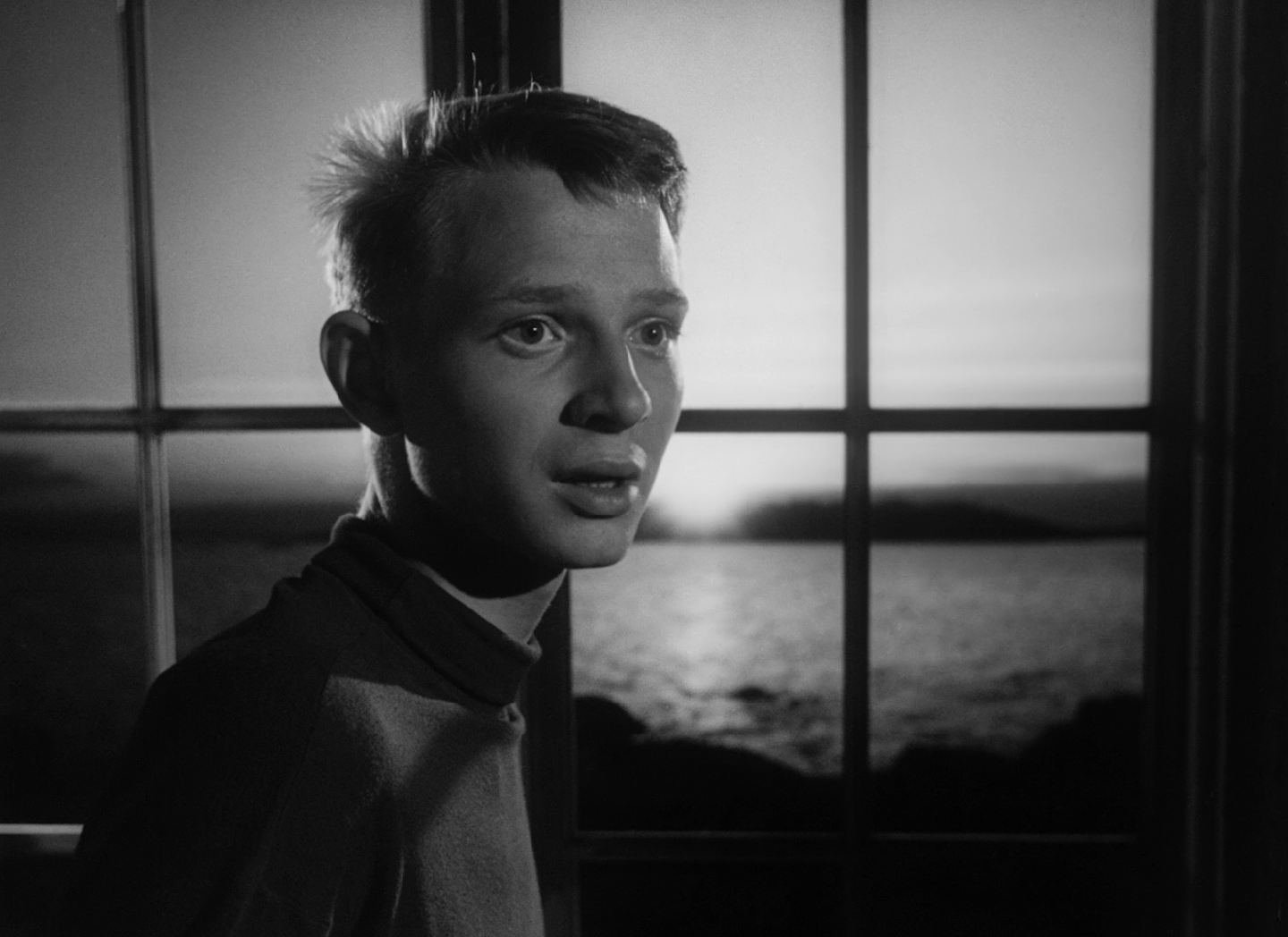 Através de um Espelho (3)